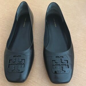 Tory Burch
Gerogia Pavé leather ballerina shoes black leather. No box.
